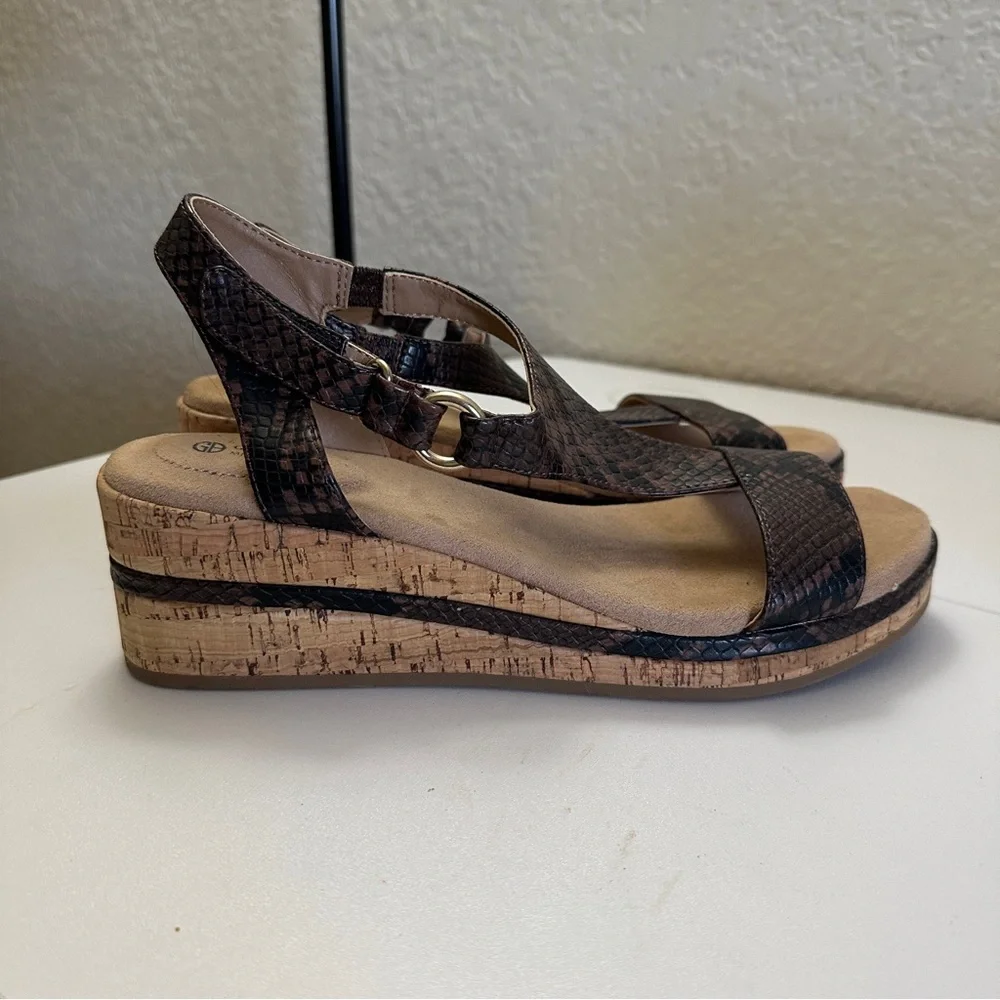 Gianni Bernini Terril Wedge Sandals Women 10M Brown Snakeskin Strappy Cork Heels